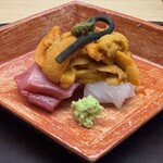 徳ㇵ本也 - アオリイカと雲丹、鮪と雲丹の食べ合わせは楽しいですね〜雲丹を食べても食べてもなくなりません（笑）。器は桃の節句に菱餅を模した菱形の器を選定してくださる素敵な松本さん。