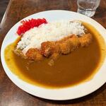 5YEN -  
            暫く待つと先ずはチキンカツカレーが運ばれて来ました。
             