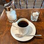 5YEN - 食後の飲み物はホットコーヒーをいただいて少しゆっくり料理の余韻を楽しませていただきました。
             