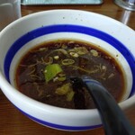 東池大勝軒おはこ - つけ汁はやや酸味強めだがバランスが良い