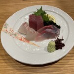串かつ・すし 道頓堀たちばな - 刺身三種盛りです。