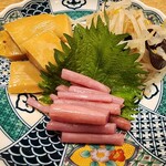 肉汁餃子と煮込みの酒場。しんちゃん - 厚切りメンマ
、はすの芽梅漬け
、もやしナムル