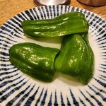 肉汁餃子と煮込みの酒場。しんちゃん - 冷やしピーマン