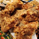 肉汁餃子と煮込みの酒場。しんちゃん - でっかい鶏唐
