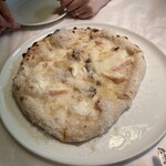 カトリカ - チーズのピザ