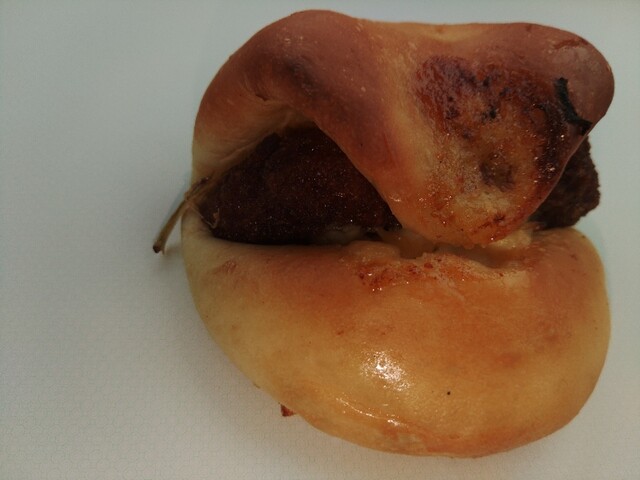 おかしのくに 本店 - さくらんぼ東根（パン）の写真