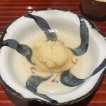 日本料理 別府 廣門 - 蒸しカリフラワー＆摺り流しカリフラワー 血合い抜き本枯節＆真昆布の出汁餡掛け