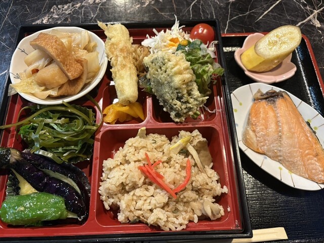 琥珀 旭川市東光のカフェ | ランチ営業中