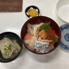 市場の食堂