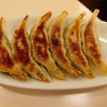 味の古久家 - 餃子 360円