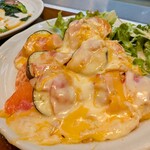 春来 - なすトマトのチーズのせ