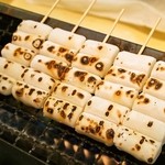 喜八洲総本舗 - 料理写真:みたらし団子は注文が入ってから焼いてくれます