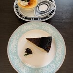 喫茶アンフィニ - クレームブリュレとバスクチーズケーキ
