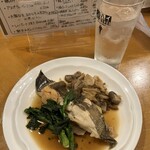 家庭料理 はつ - 料理写真:チューハイとカレイ煮付け