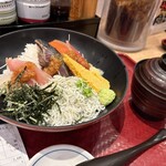 築地食堂 源ちゃん - たまごもいる