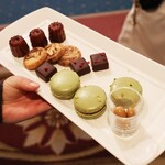 ザ・リッツ・カールトン大阪 - お茶菓子
