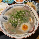 博多ラーメン でぶちゃん 高田馬場本店 - 