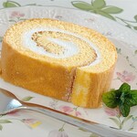 落合ハーブ園 カフェ - ロールケーキ