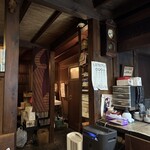 やじろべえ珈琲店 - BGMもなく柱時計の音が聞こえるのみ