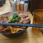 豚大学 新橋校舎 - 豚丼大