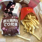 マクドナルド - 料理写真:メニューの中から選んだのはこの時期の限定メニューのはのセット790円とチュロスのイチゴチョコ260円です。