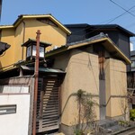 そば処 宗右ヱ門 - ふつうの住宅みたいな店構え