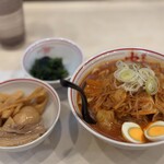 蒙古タンメン中本 - ゴモミとメチャアジとほうれん草