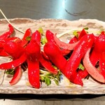 居酒屋 味平 - 焼きウインナー（に見える赤いタコ星人たち）