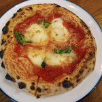 PIZZERIA VINO MESSE - マルゲリータ