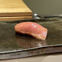 鮨料理 一高 - マグロの中トロにぎり