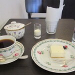 カフェロッビア - 自家製チーズケーキセット