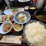 旬菜の味わい がら里 - 花かごランチ　ご飯大盛り