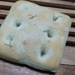 オンコー　アン　マタン - ローズマリーのフォカッチャ