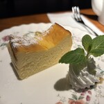 名曲カフェ エグモント - おかわりしたくなる、なめらかあっさり