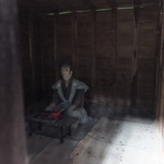 弥次兵衛 - 流刑小屋の中