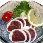 Benkei - 醤油漬けにたイカのゴロを薄切りイカの身でロールして冷凍した自家製珍味です。