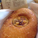 クイーンズベーカリーカフェ - 三笠ホテルカレーパン360円