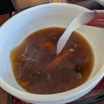 和田 - 蕎麦湯を注ぐ