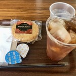 Cafe AWAKE - アイスティー¥500-とクッキー¥350- カップ、ストロー、包材が全てプラ　環境にもう少し配慮を
