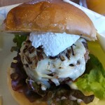 cafe & restrant izana - 淡路島炙りチーズバーガー