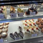PATISSERIE FOUR - 売り場