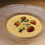 シャテーニュ - 新玉葱と人参のポタージュスープ