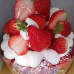 パティスリー リョーコ - 真っ赤な苺が眩しいぜ