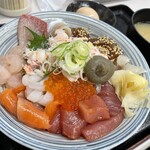 山芳亭 - 日吉津元気丼　　　ご飯小盛り【半熟卵付き】