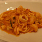 イル・テアトロ - 絶品の手打ちスパゲティ（海の幸の自家製スパゲッティー　滑らかなオマール海老のソース）