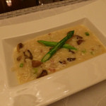 イル・テアトロ - ヴェルディ風リゾット。グリーンアスパラガスと茸のリゾット