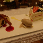 イル・テアトロ - オリジナルティラミス。コーヒーのアイスクリーム添え＋ショートケーキ