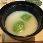 小料理 椿 - 白味噌仕立ての椀には、なんとアボカド‼️
