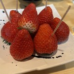 小料理 椿 - 糖度抜群❤️大粒いちごのデザート
