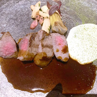 スターゲイト - 三重県産水沢牛ロース肉のグリル　アーティチョーク添え　柚子胡椒香るマデラソース　鈴鹿抹茶の香り
